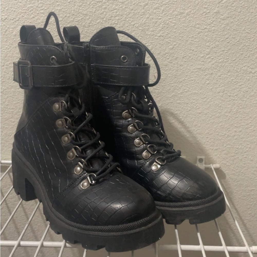 Platform boots